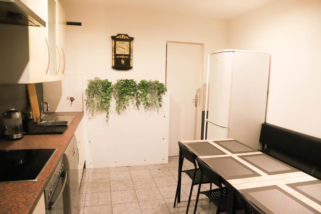 «Go West» Guest Rooms Wiedeń Zewnętrze zdjęcie