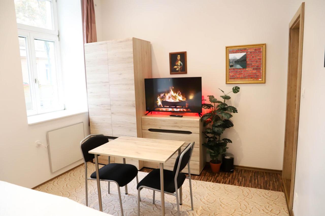 «Go West» Guest Rooms Wiedeń Zewnętrze zdjęcie